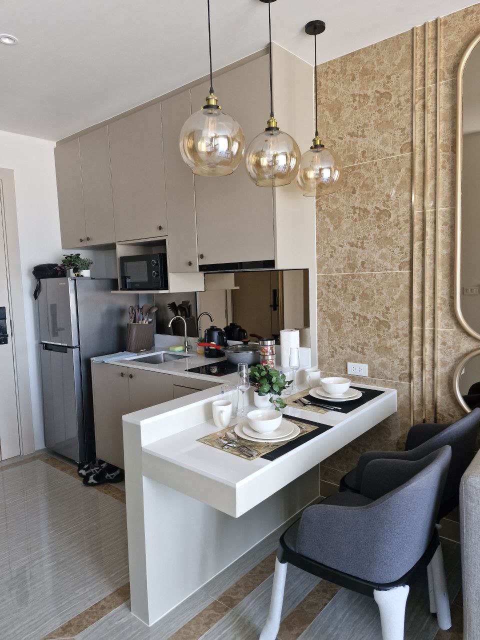 Bellevue Beachfront Condo 212