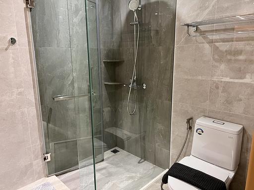 LBS 1403 - صورة 2