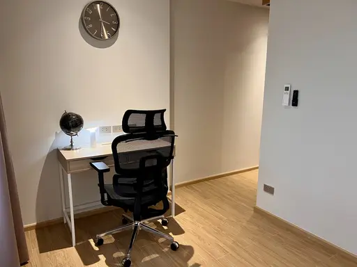 LBS 1403 - صورة 8