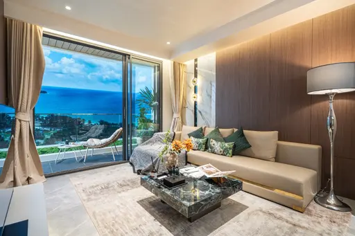 Spacious 2 Bedroom with Sea View - Photo 1