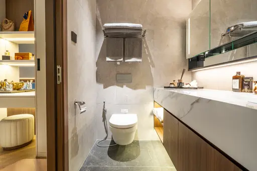 Spacious 2 Bedroom with Sea View - Photo 9