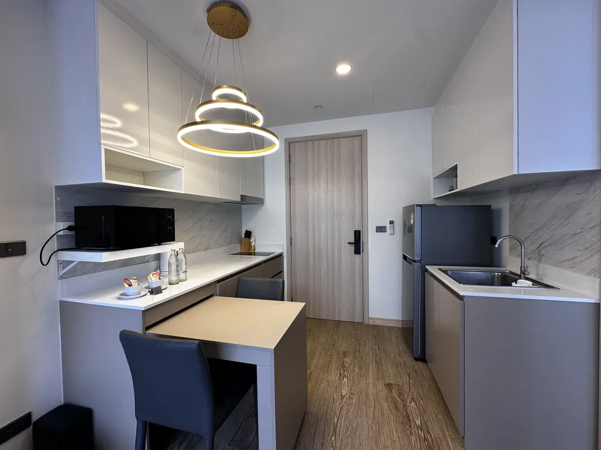 1 bedroom condo