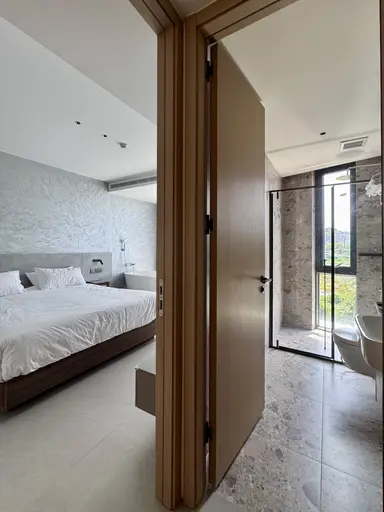 Kora Beach Resort — 2-bed corner unit, leasehold resale - صورة 2