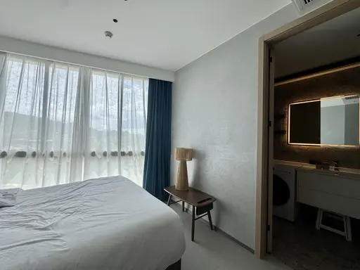 Kora Beach Resort — 2-bed corner unit, leasehold resale - รูปภาพ 3