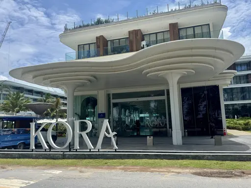 Kora Beach Resort — 2-bed corner unit, leasehold resale - Photo 7