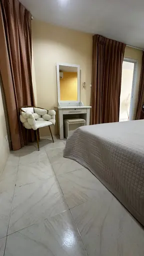 Two 1-bedroom apartments at Palm Breeze Resort, Nai Harn — auction - Photo 4