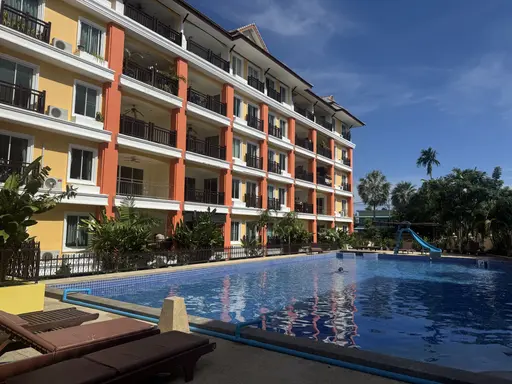Two 1-bedroom apartments at Palm Breeze Resort, Nai Harn — auction - Photo 14