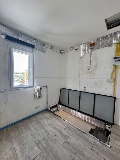 Land with buildings - صورة 10