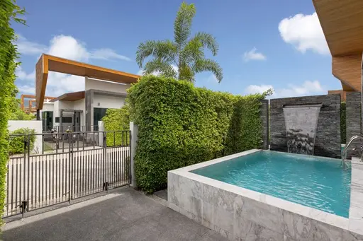 The 8 Pool Villa 2